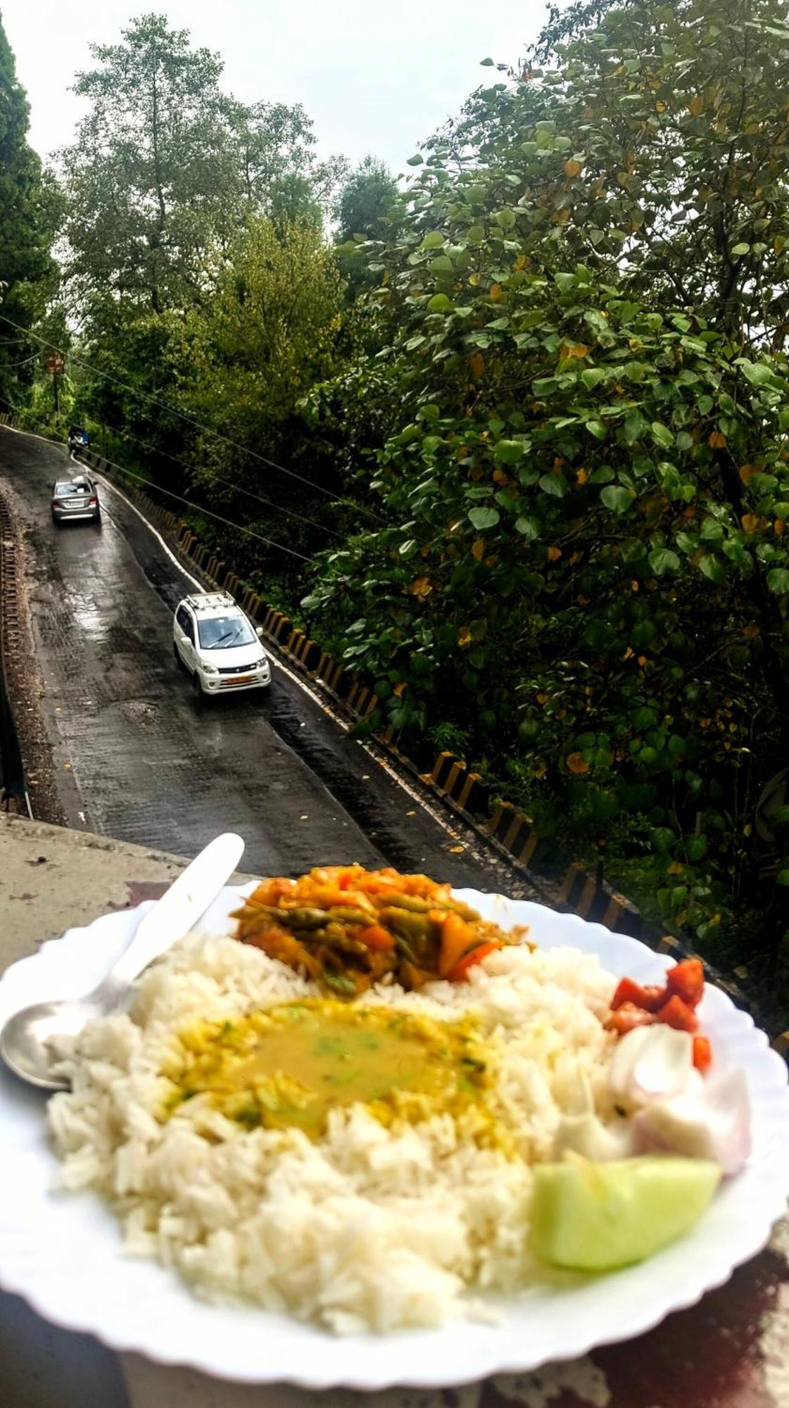 דרג'ילינג Hidden Monkey Backpackers Darjeeling, Batasia מראה חיצוני תמונה