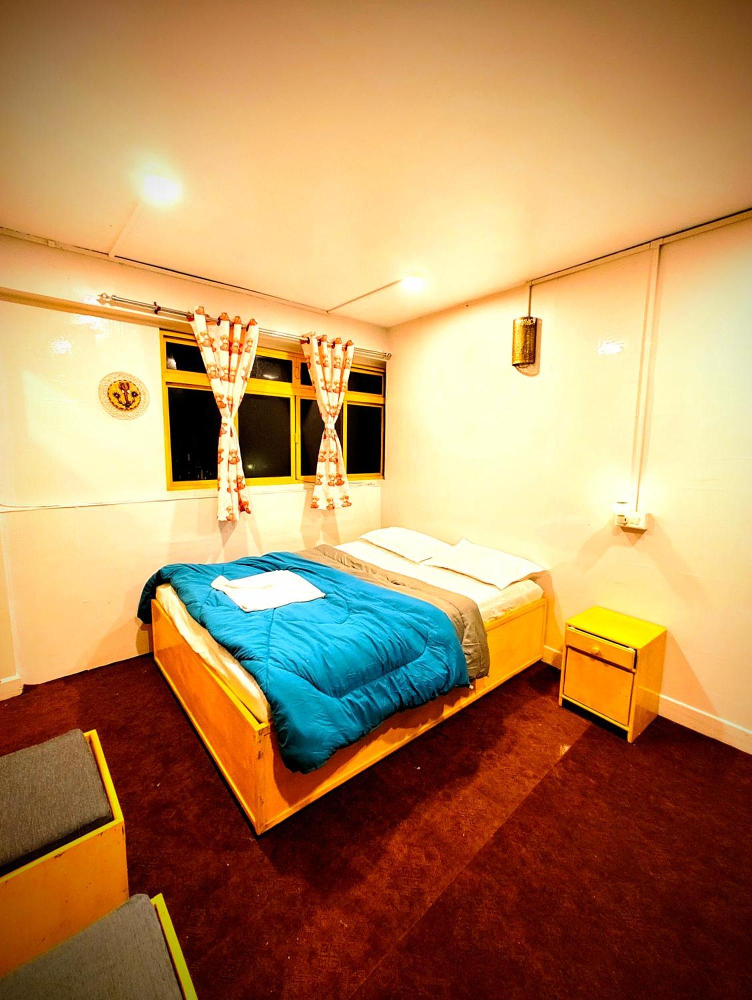 דרג'ילינג Hidden Monkey Backpackers Darjeeling, Batasia מראה חיצוני תמונה