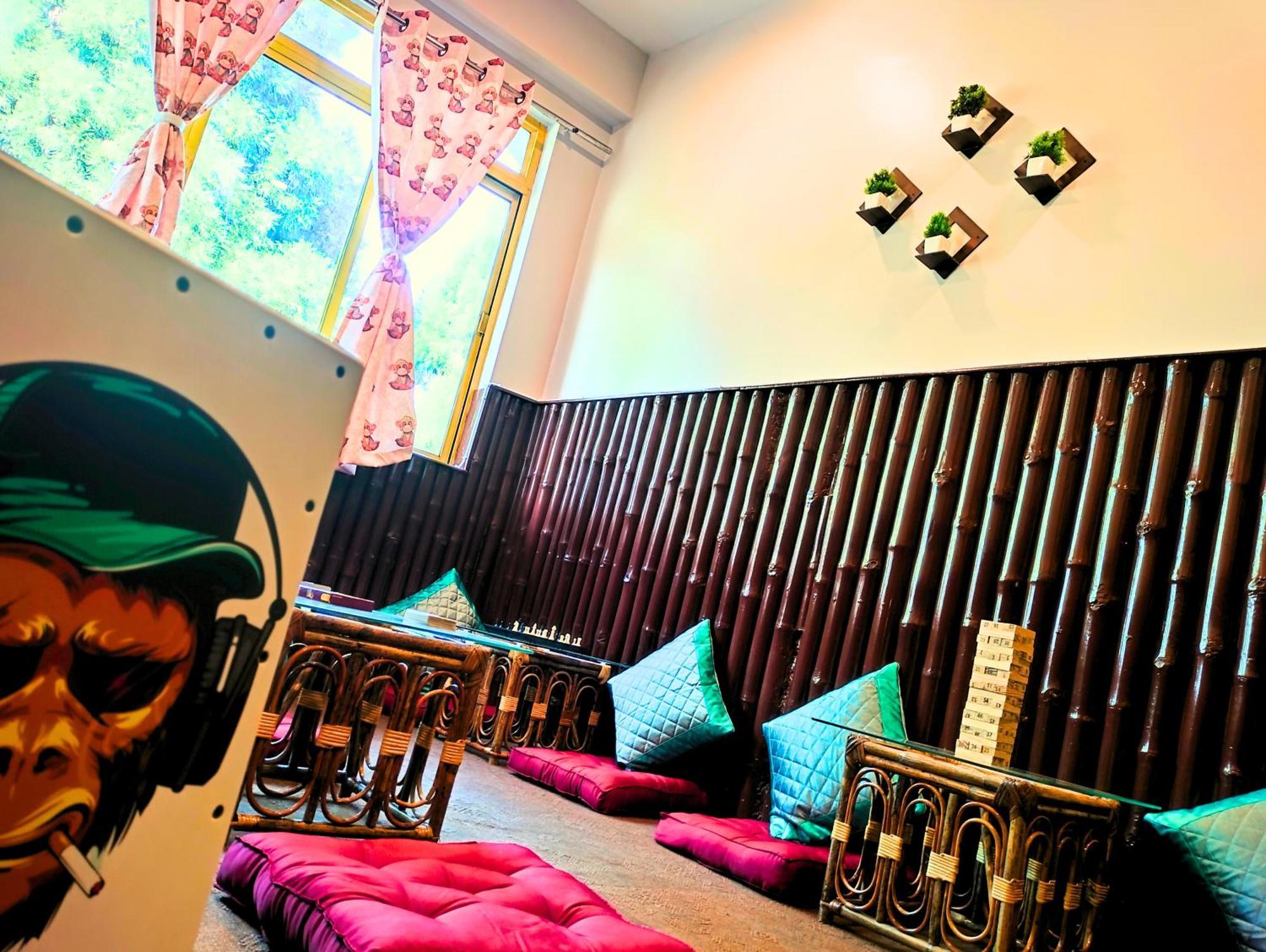דרג'ילינג Hidden Monkey Backpackers Darjeeling, Batasia מראה חיצוני תמונה